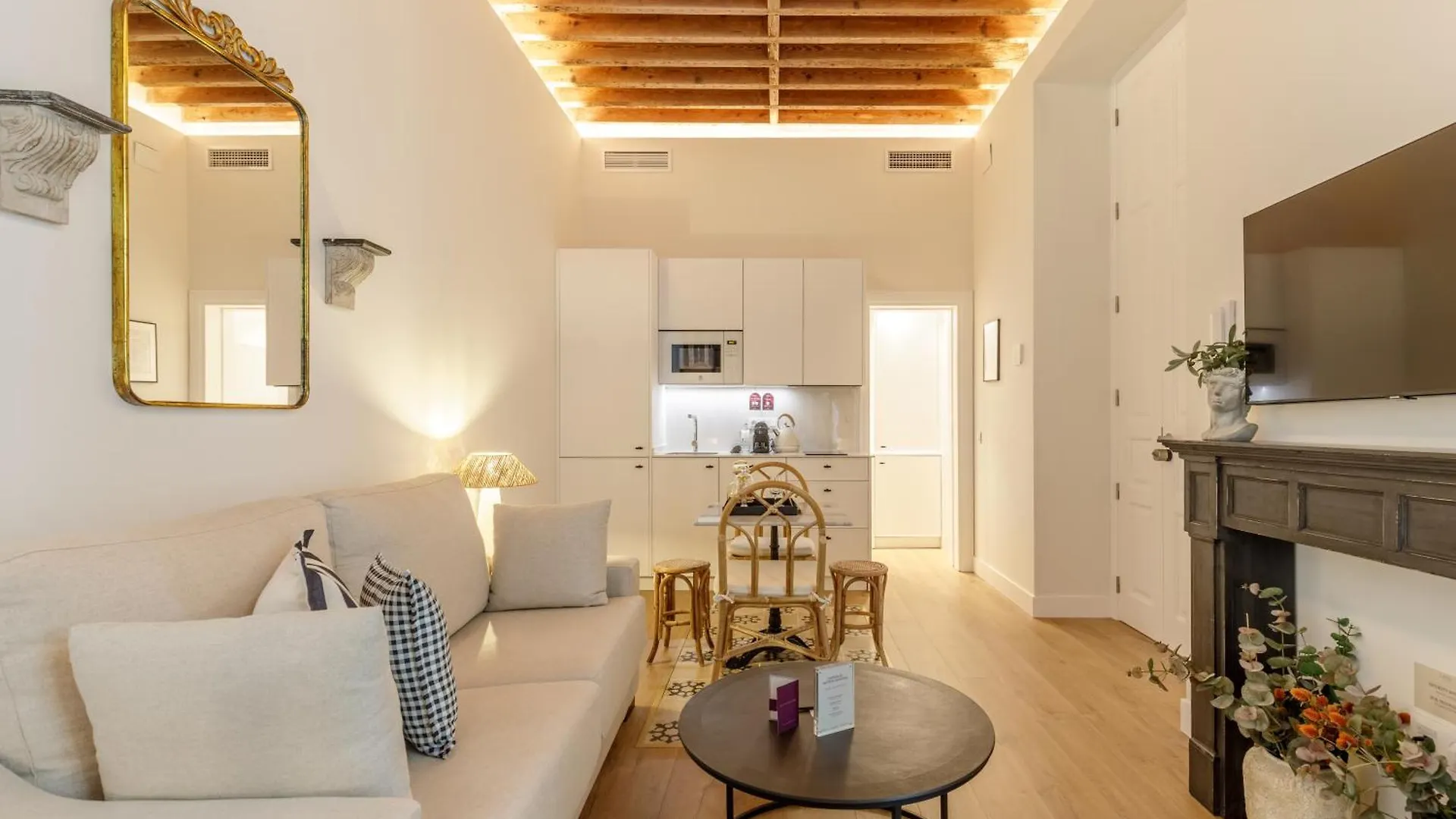 Palacio Vegafuente By Caleta Homes Malaga
