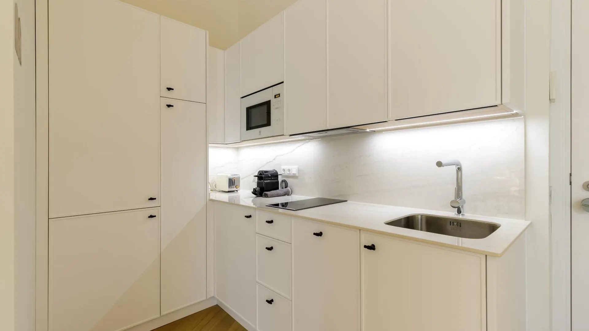 Palacio Vegafuente By Caleta Homes Malaga